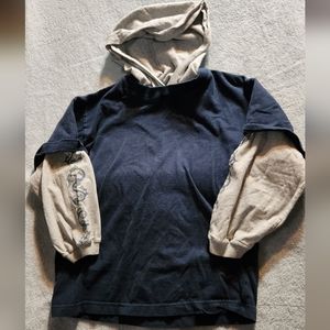 Boys size 7 longsleeve hooded shirt